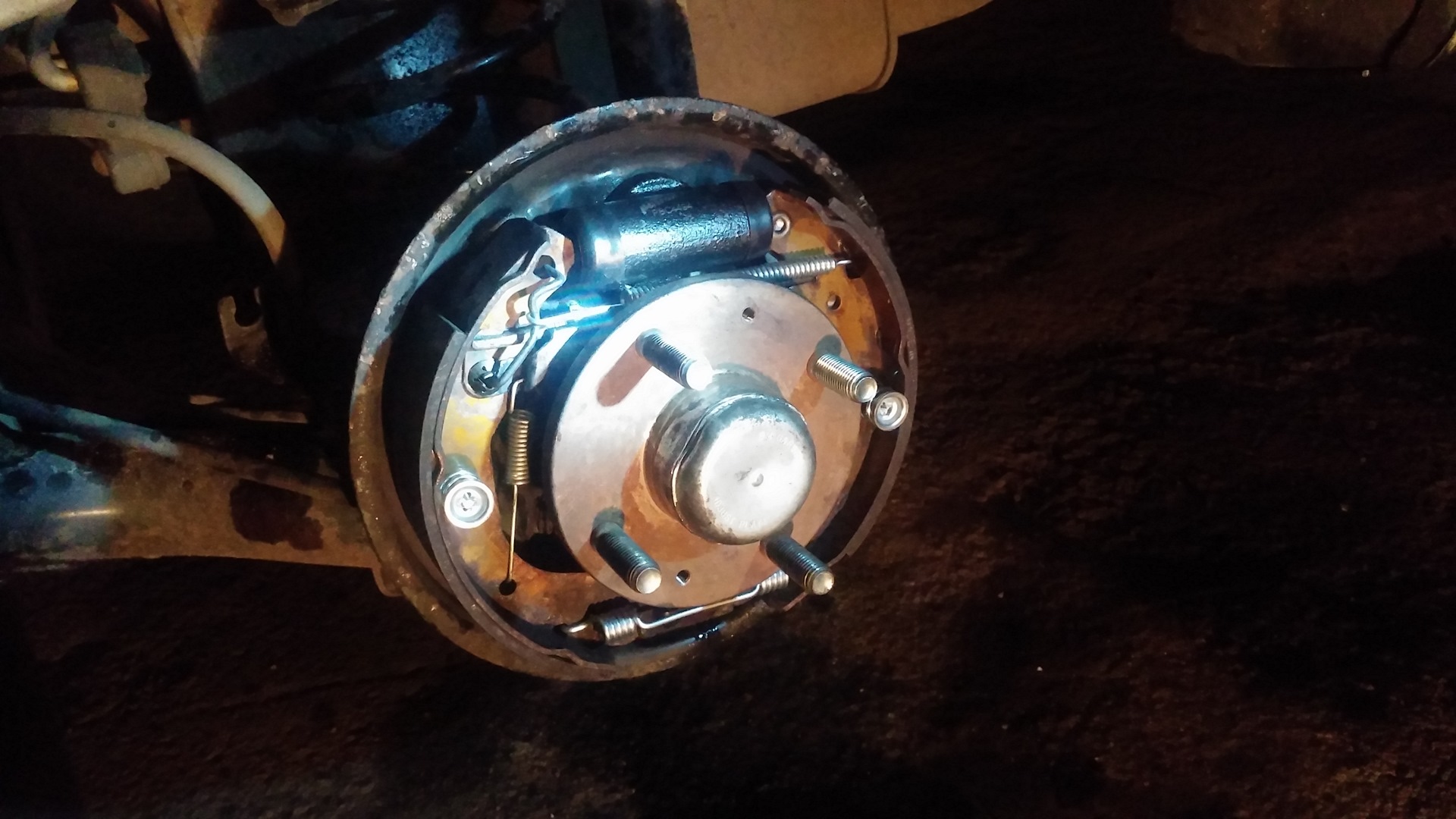 ручной тормоз авео. тормозной трос шевроле авео. ручник шевроле авео дисковые тормоза. трос стояночного тормоза шевроле кобальт. ручной тормоз авео.