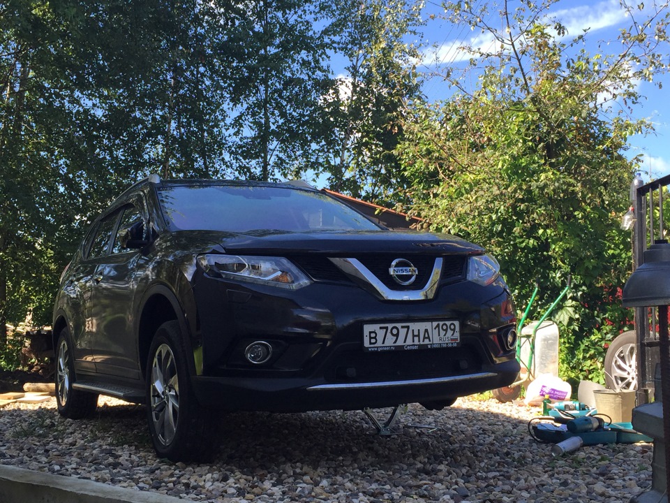 Nissan x trail черный