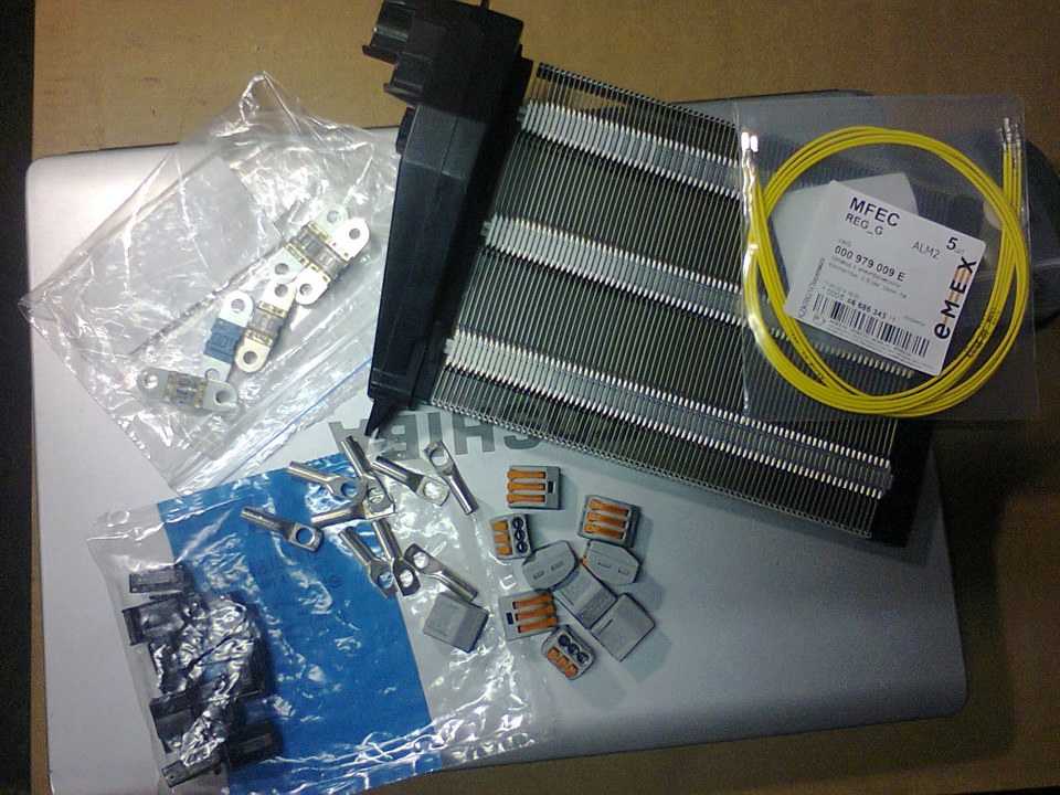 Фото в бортжурнале Skoda Yeti. Запчасти на фото: 000979009E