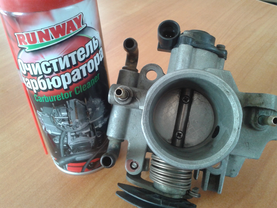 Чистка дроссельной заслонки — Lada 21124, 1,6 л, 2005 года | плановое ...