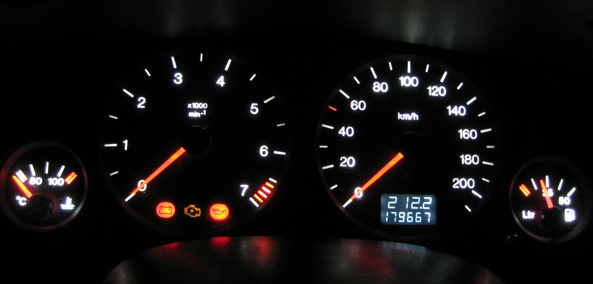 приборная панель приора 1 лампочка абс. ваз 2115 лампы приборной панели. Nexia n150 лампочка чек. какие лампочки загораются при включении зажигания. какие лампочки загораются при включении зажигания.