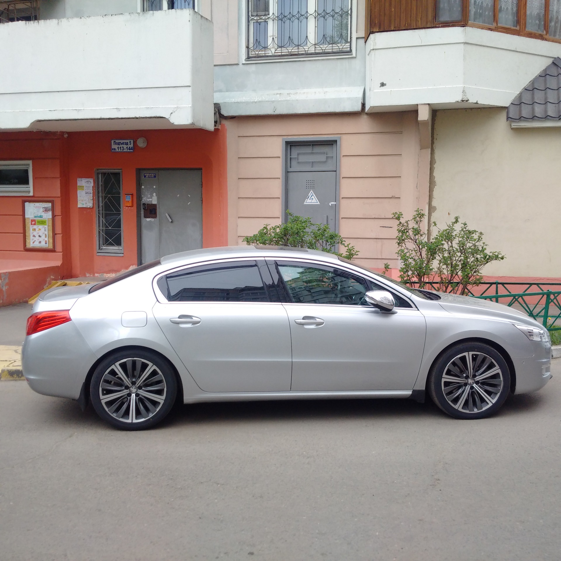 Диски пежо 508. Диски на пежо 508 r18 размерность. Диски r17 на peugeot 508. Peugeot 508 r18. Peugeot 508 r18.