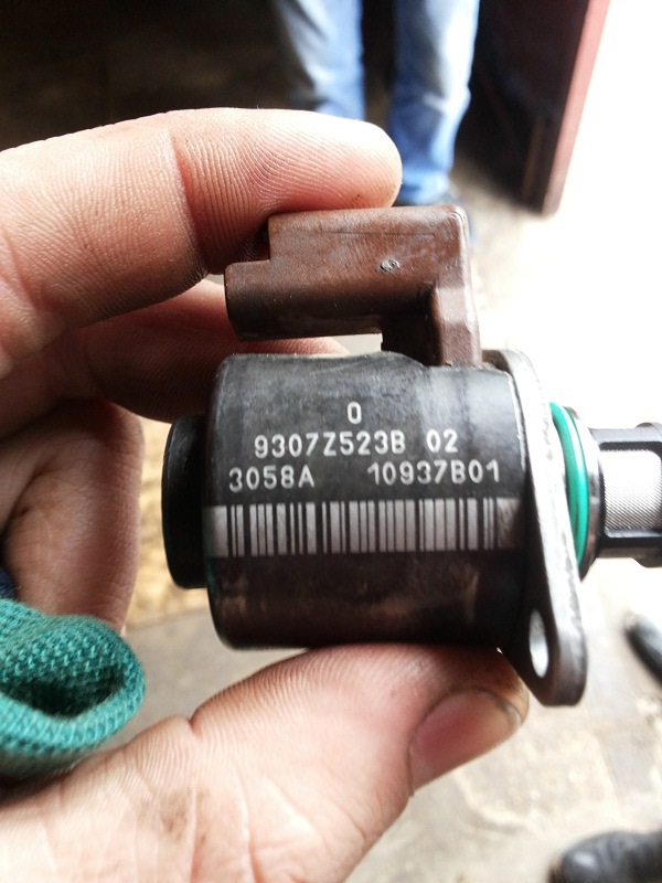 Фото в бортжурнале Hyundai Terracan. Запчасти на фото: 9307Z523B