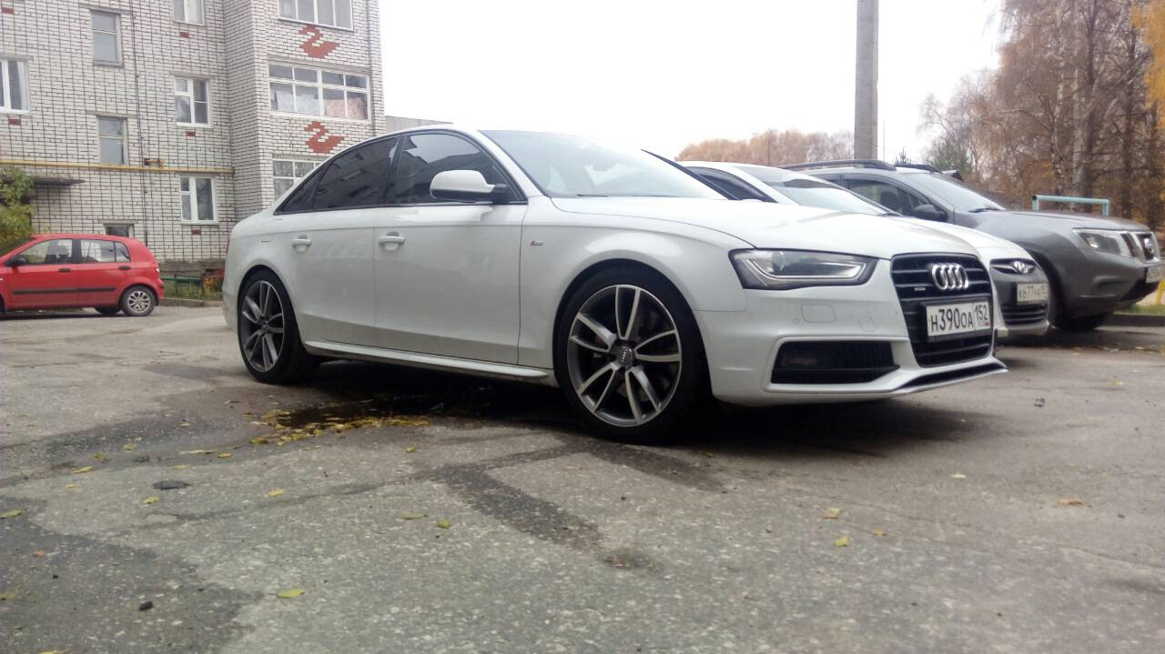 А 4 7 б 8 11. Audi a4 b8 Рестайлинг r18. Диски на Ауди а4 в8. Audi a4 b8 s line белая. Диски р17 Ауди а4 б8.