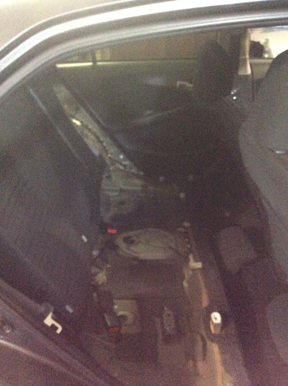 Сгорел задний динамик — Toyota Corolla (140/150), 1,6 л, 2010 года ...