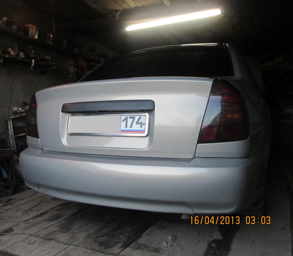 Убрал значек с крышки багажника! — Hyundai Accent (2G), 1,5 л, 2008 ...