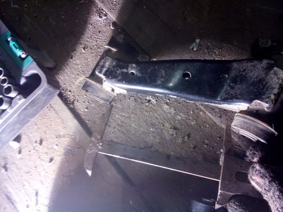 Скрипит резина по асфальту после замены верхних рычагов! — Nissan ...