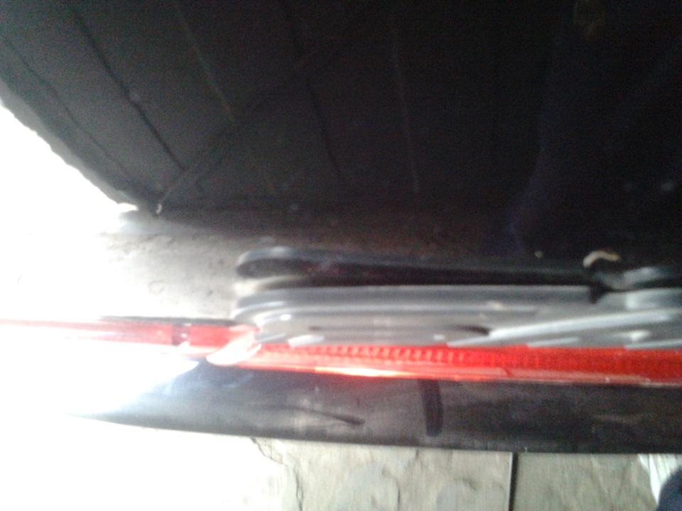 кнопка открывания багажника в виде значка SAMARA — Lada 2115, 1,6 л ...