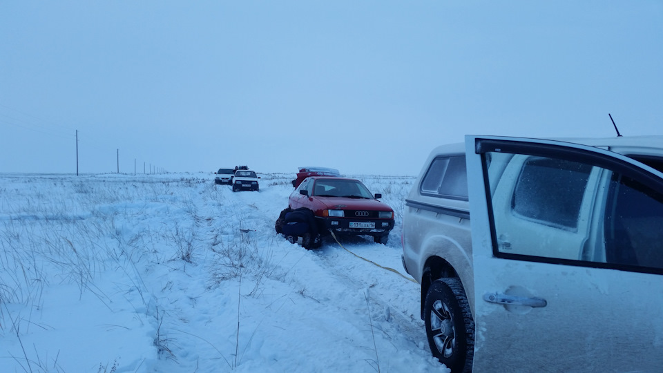 Фото в бортжурнале Toyota Hilux (7G)