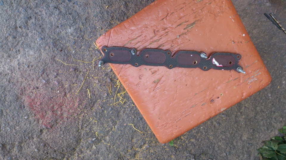 Прокладка из текстолита под врускной коллектор. — Audi A3 (8L), 1,8 л ...