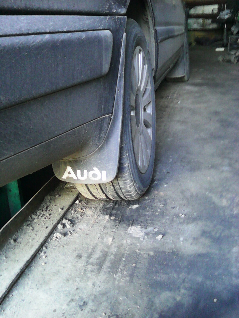 Замена масла, контрольная лампа давления масла, оригинальные брызговики ...