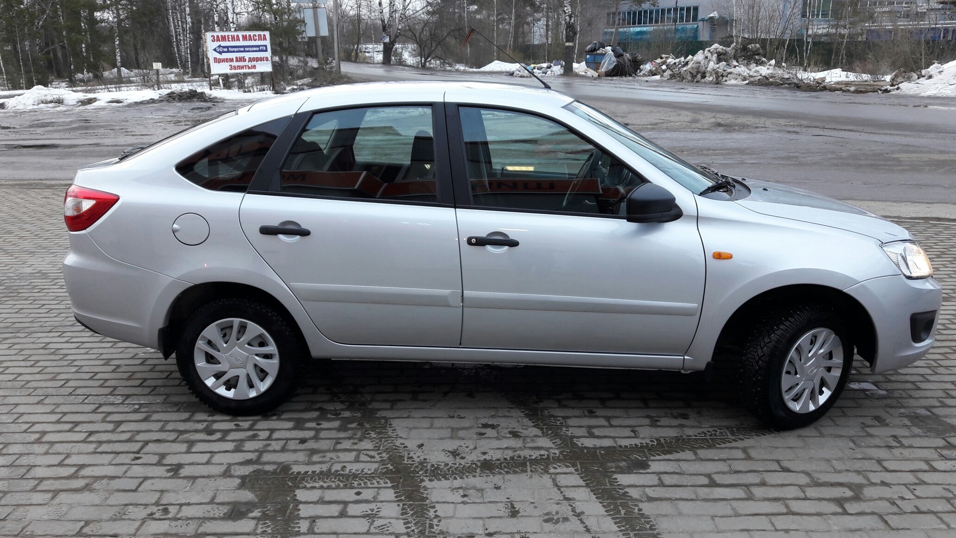 Lada Гранта лифтбек 1.6 бензиновый 2015 | СЕРАЯ МЫШЬ! на DRIVE2