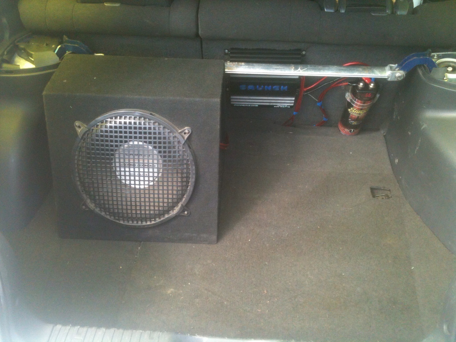 Простой саб. Простой саб. Низкочастотный динамик низкочастотный динамик. Динамик от домашнего сабвуфера в машину. Короб для саба 30гдн динамиков в машину.