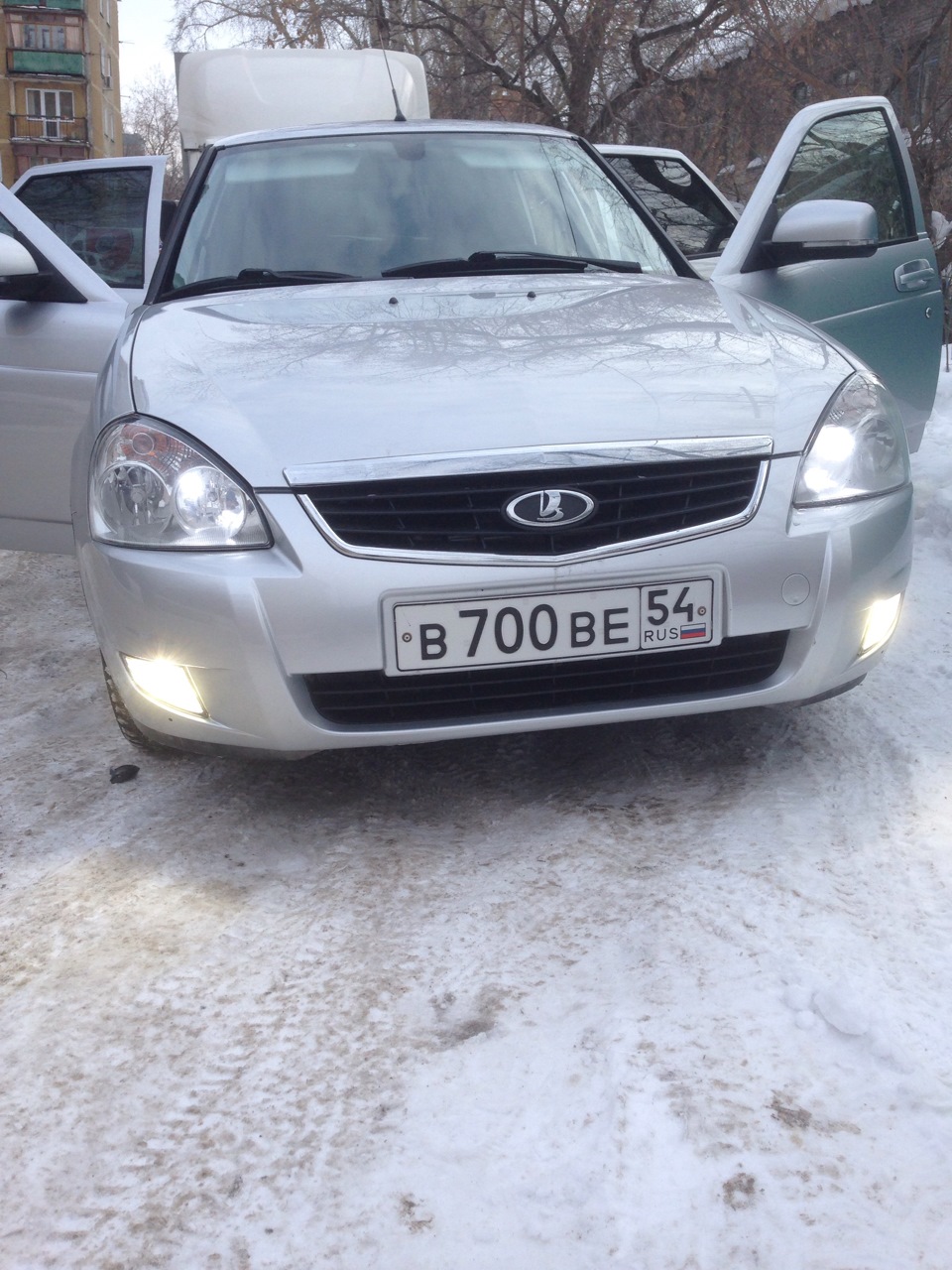 Новые туманки — Lada Приора хэтчбек, 1,6 л, 2011 года | стайлинг | DRIVE2