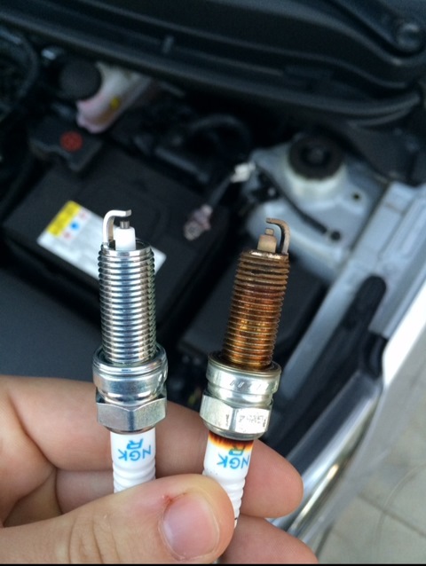 Зачем менять свечи вместе с маслом?