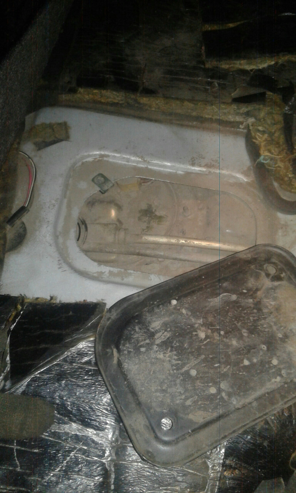 Замена фильтрующей сетки бензонасоса — Lada 2115, 1,5 л, 2001 года ...