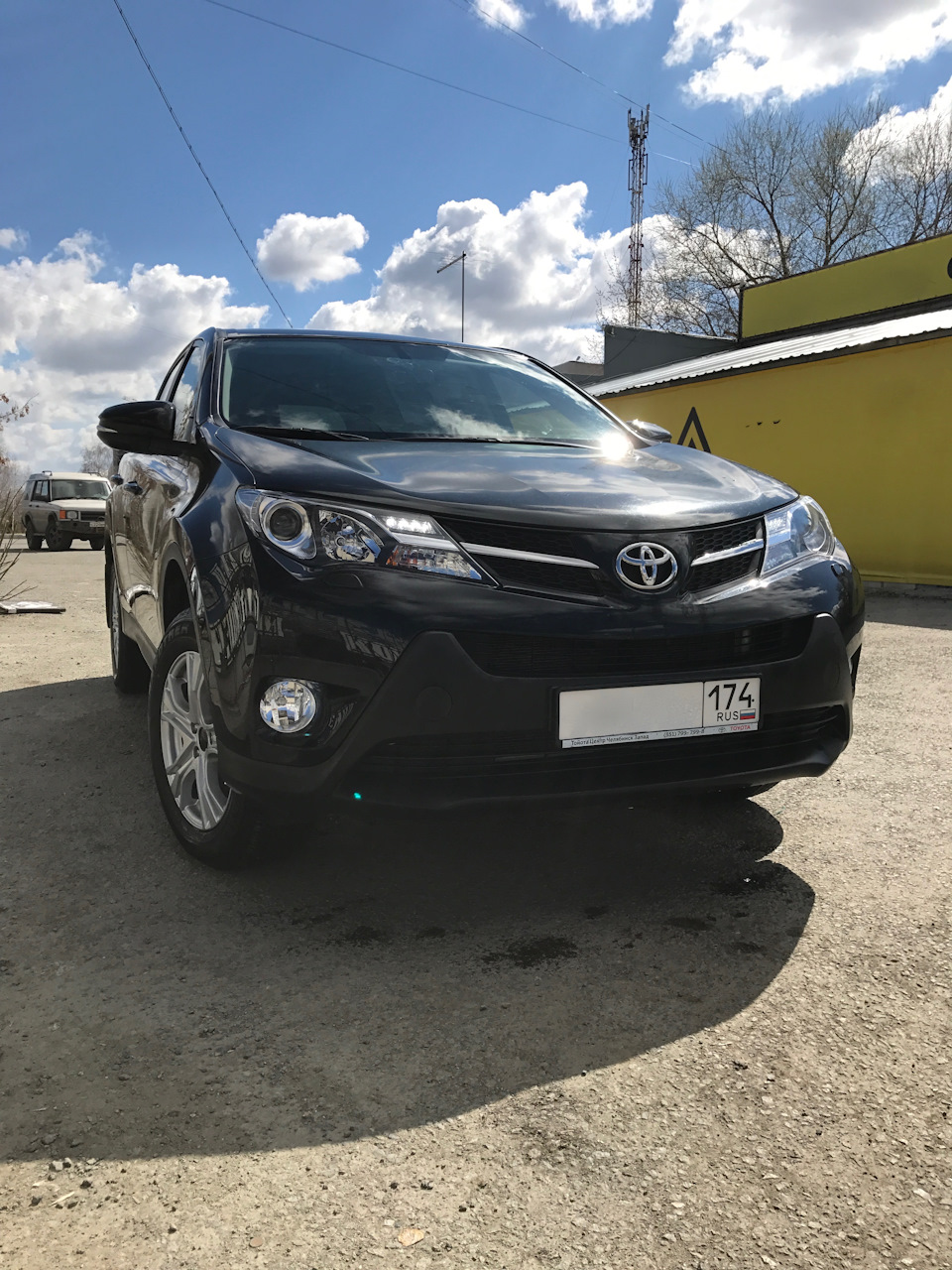 Сделали рестайлинг морды — Toyota RAV4 (IV), 2 л, 2013 года | тюнинг |  DRIVE2