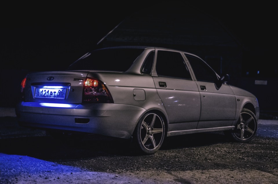 Прокатились вечерком)))Привет из Ирбита!)) — Lada Приора седан, 1,6 л ...