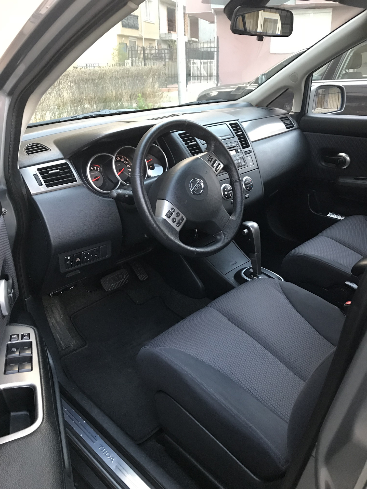 Nissan.Tiida Interior 2008