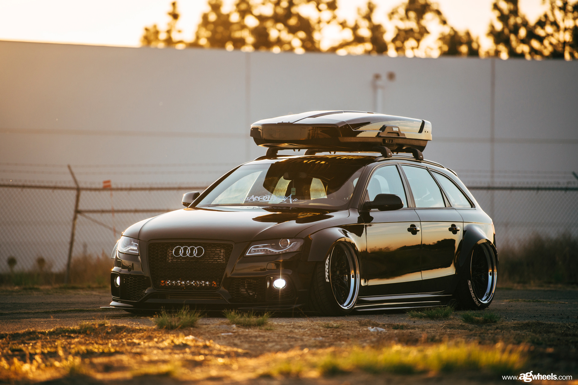 Стейдж ауди а4. Ауди РС 4 стенс. Audi a4 Wagon stance. Audi rs6 Thule. Audi rs6 стенс.