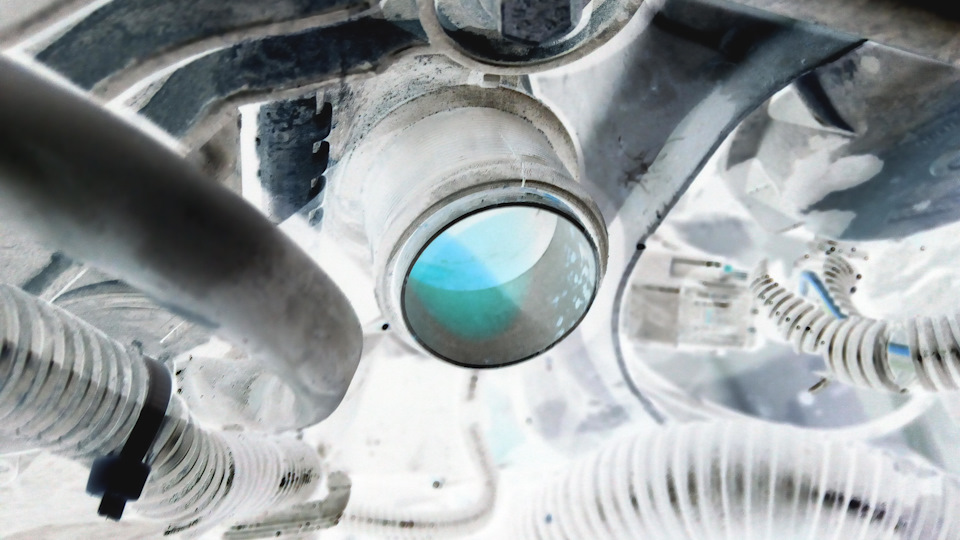 Подтекает верхний патрубок радиатора.( — Volvo S80 (1G), 2,4 л, 2003 ...