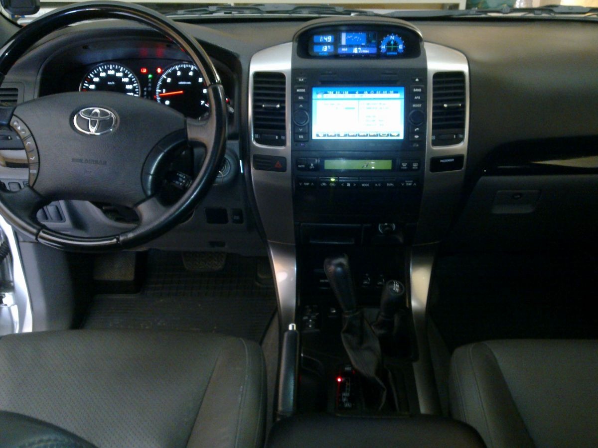 Toyota Land Cruiser Prado 120 салон