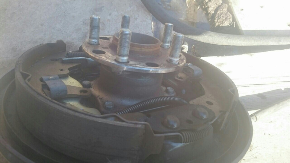 Замена задней полуступицы - Subaru Legacy Outback (BE, BH), 2,5 л, 2007 года сво