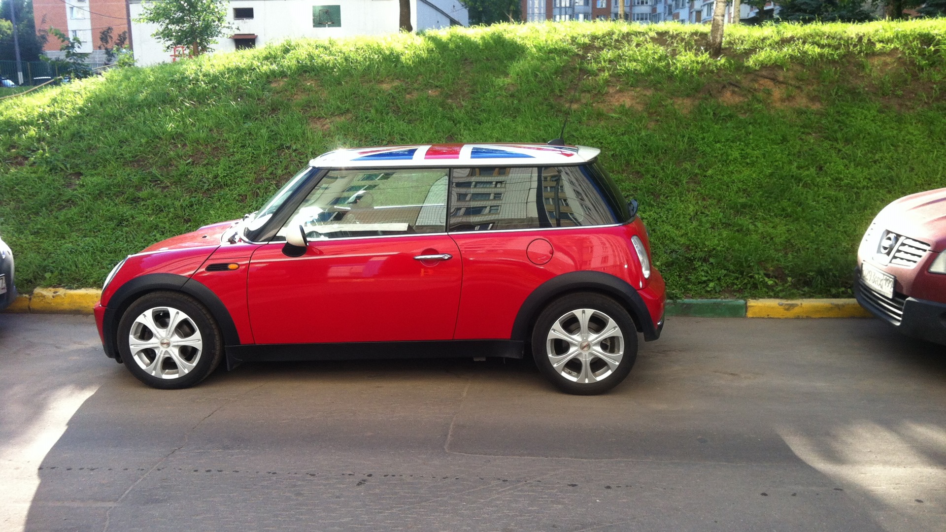 MINI Cooper Mk I 1.6 бензиновый 2005 | Британский флаг на DRIVE2