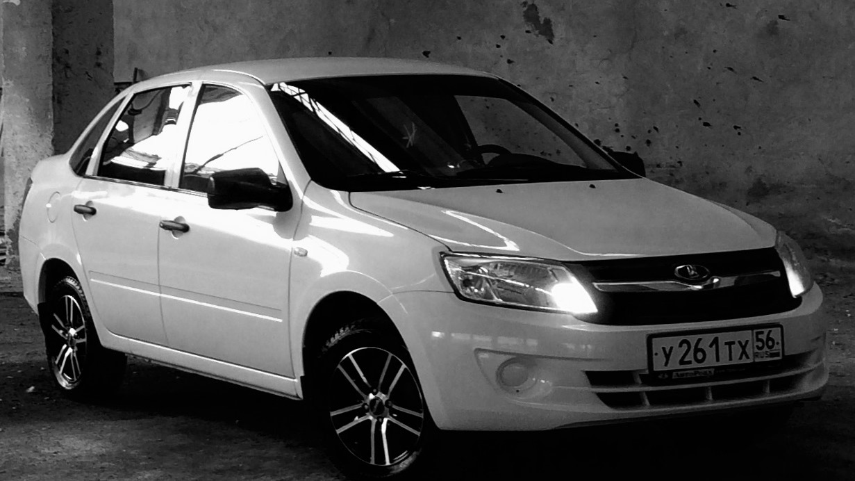 Lada Гранта 1.6 бензиновый 2013 | 