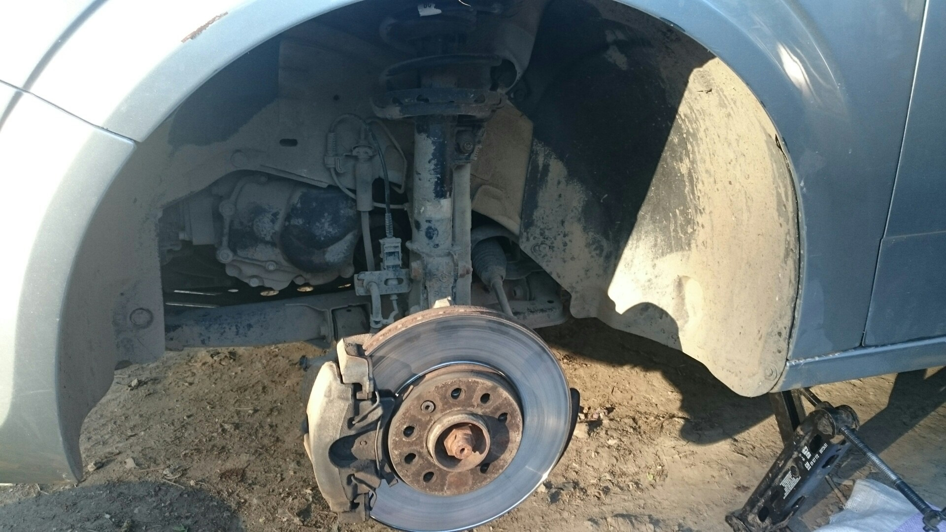 Замена шланга омывателя лобового стекла — Opel Astra H, 2010 года ...