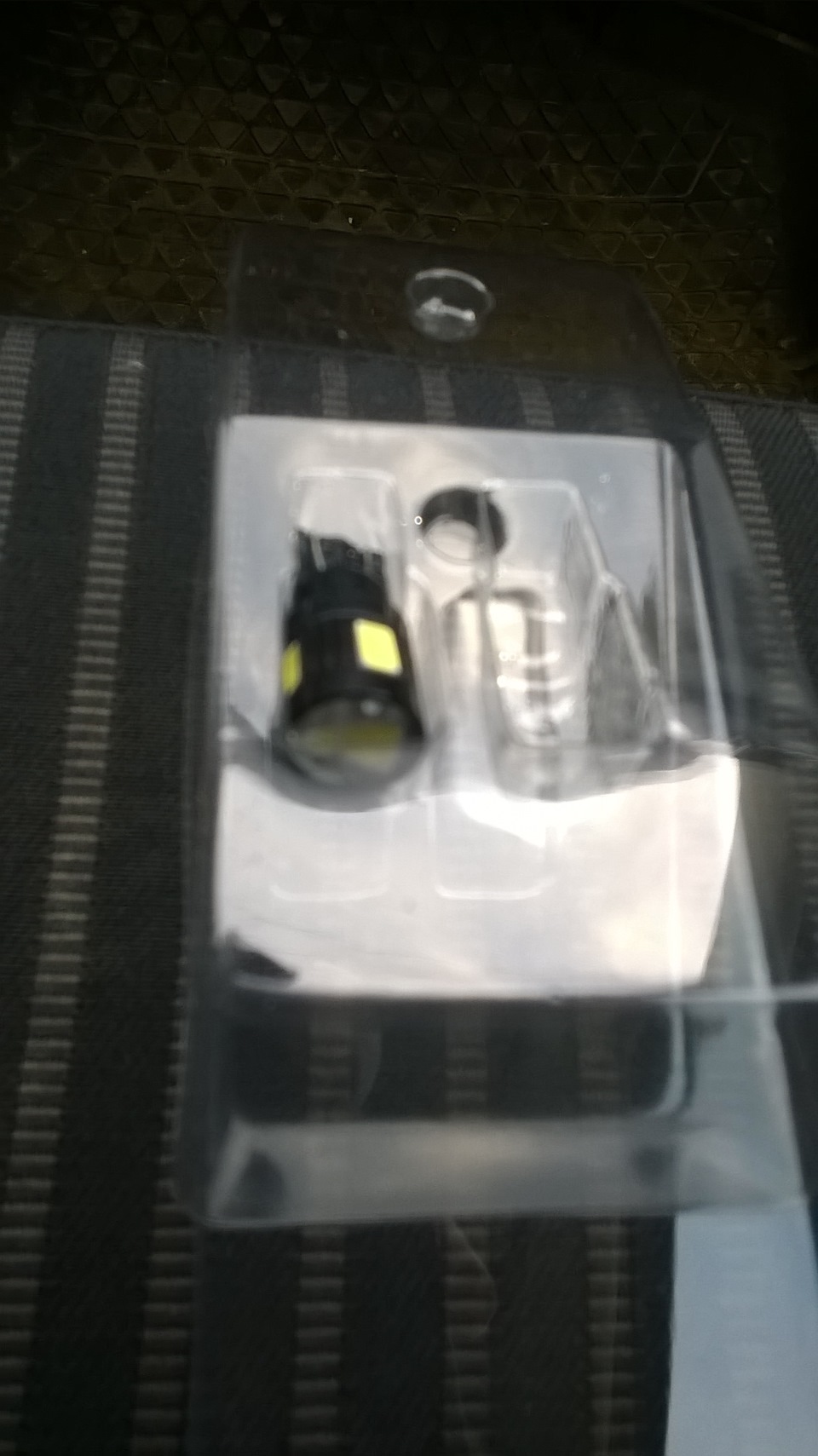 Новые лампы в габариты — Volkswagen Polo Sedan, 1,6 л., 2010 года ...