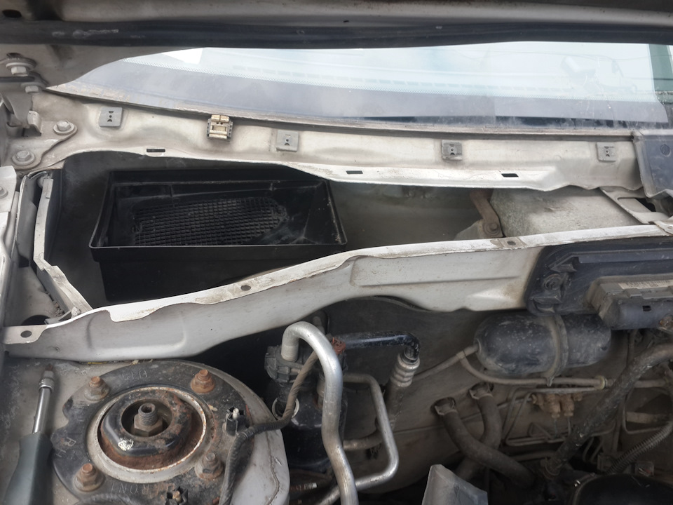 Где находится салонный фильтр мазда трибьют Фильтр салона - Mazda Tribute, 2 л, 2004 года своими руками DRIVE2