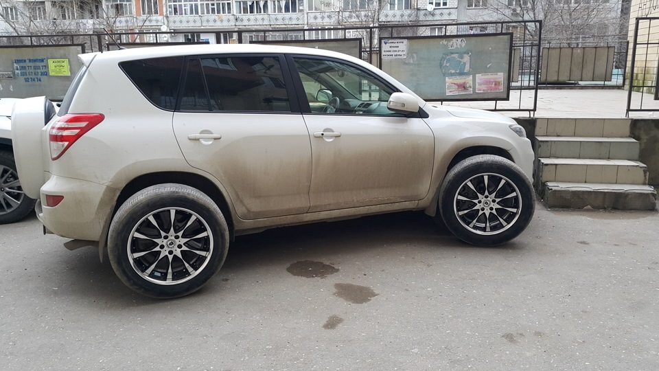 Диски toyota rav 4. Тойота рав 4 2012 на 18 дисках. Toyota rav4 xa50 диски от Highlander. Диски р20 рав4.