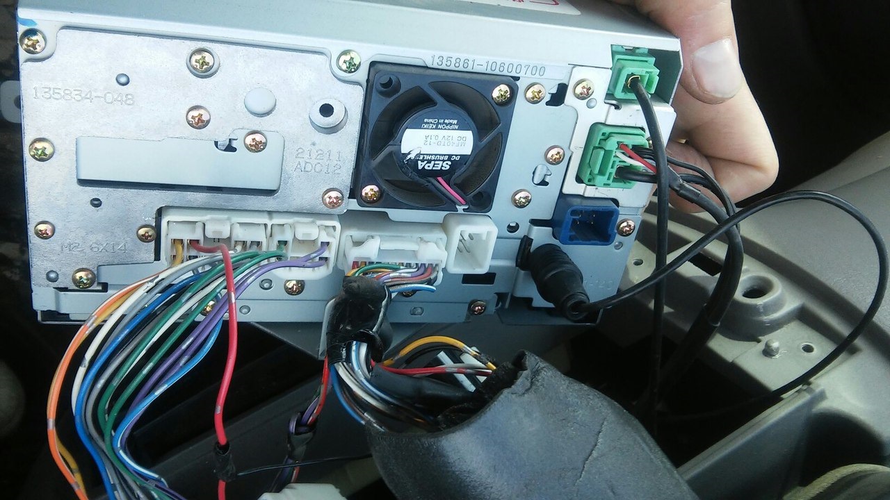 Как подключиться к японской магнитоле. Как подключиться к японской магнитоле. Vtr кабель для японской магнитолы panasonic. Куда подключаются разъемы в qd 32. Магнитола тойота nkcn d59.