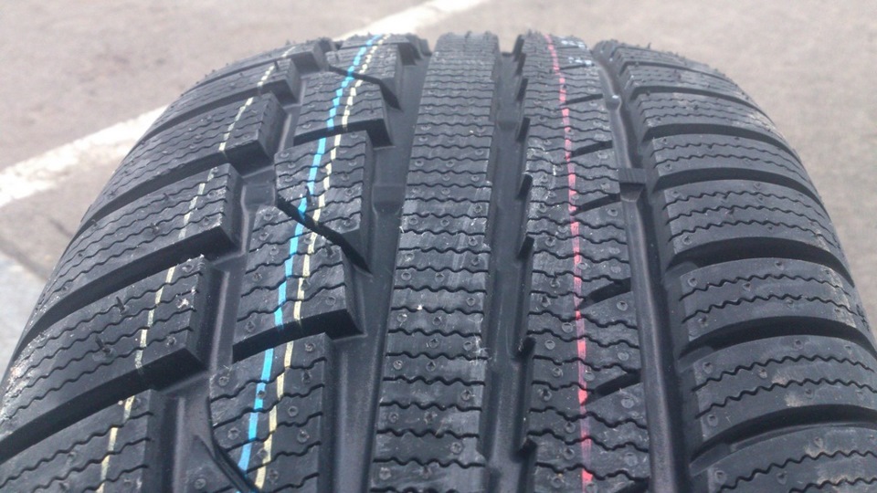 Шины green max winter. Автомобильная шина LINGLONG Green-Max-Winter-UHP 235/45 r18 98v зимняя. LINGLONG GREENMAX Winter UHP. Автомобильная шина LINGLONG Green-Max-Winter-UHP 245/35 r19 93y зимняя. Шины LINGLONG 275/40 r20.