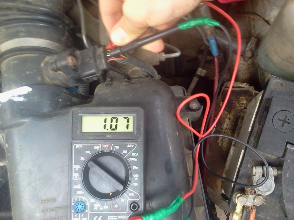Расход топлива ваз 2115 инжектор. Датчик ДМРВ 21099 инжектор. Датчик расхода топлива ВАЗ 2112. ДМРВ 21099 инжектор. Датчик расхода топлива ВАЗ 2115.