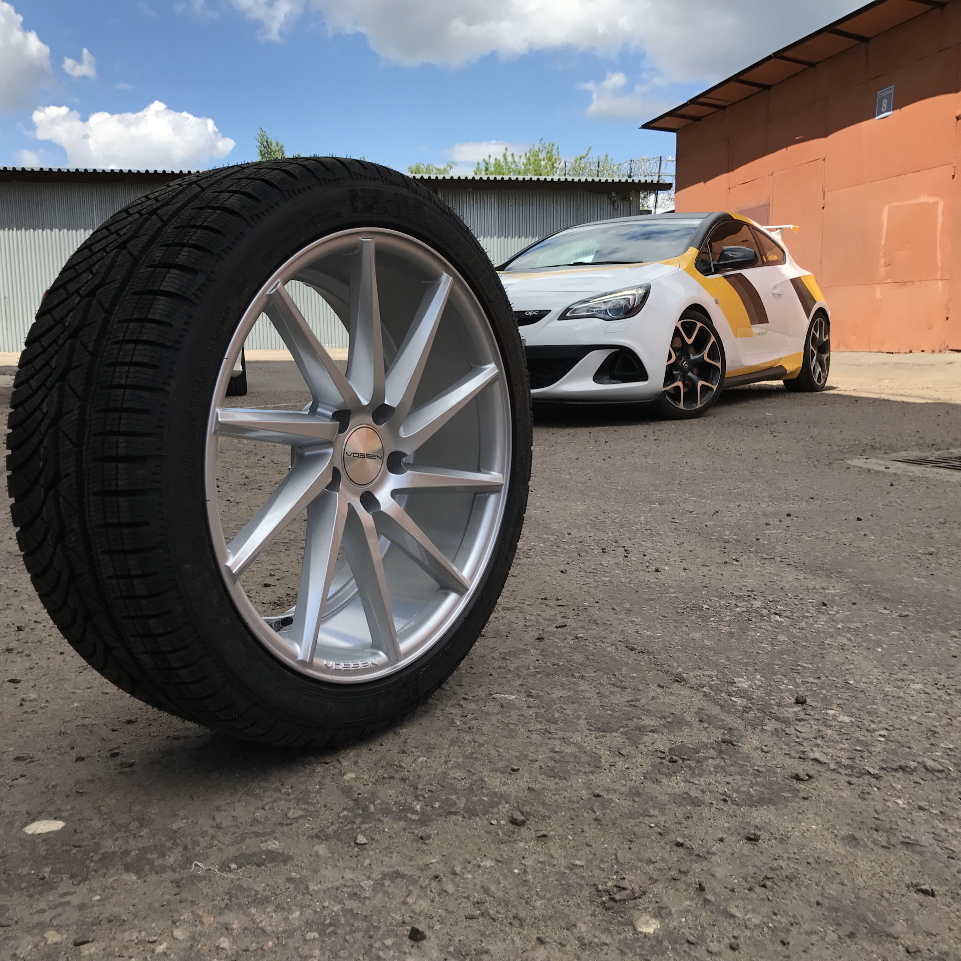 R19 зима. Vossen CVT r19 черные.