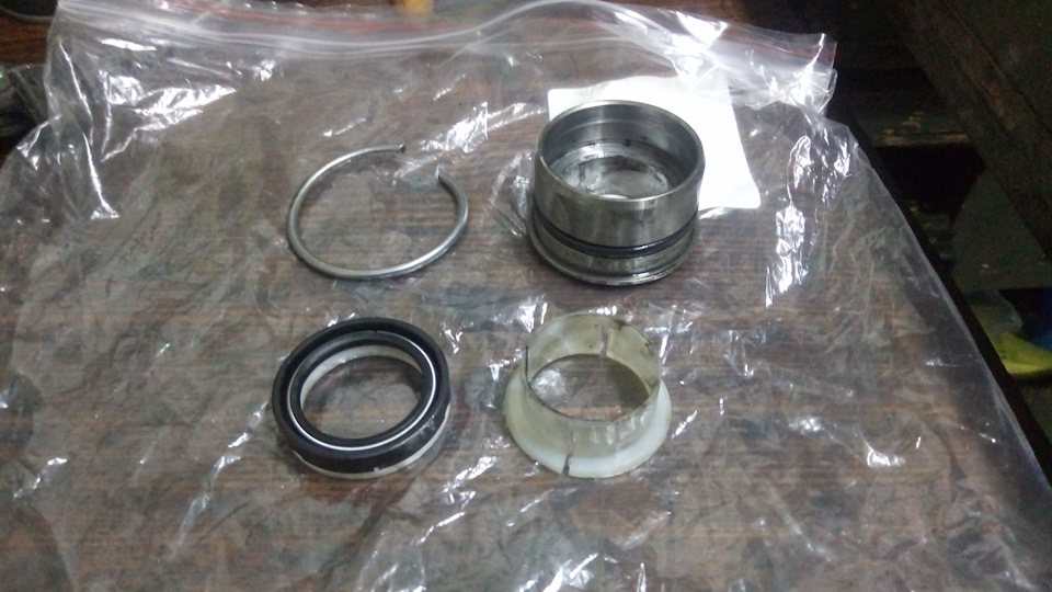 Устранение люфта в рулевой рейке — Volvo S60 (1G), 2,4 л, 2007 года ...