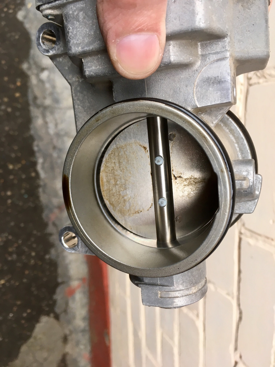 Чистка дросселя, замена фильтра и красная лампа STOP — Renault Duster ...