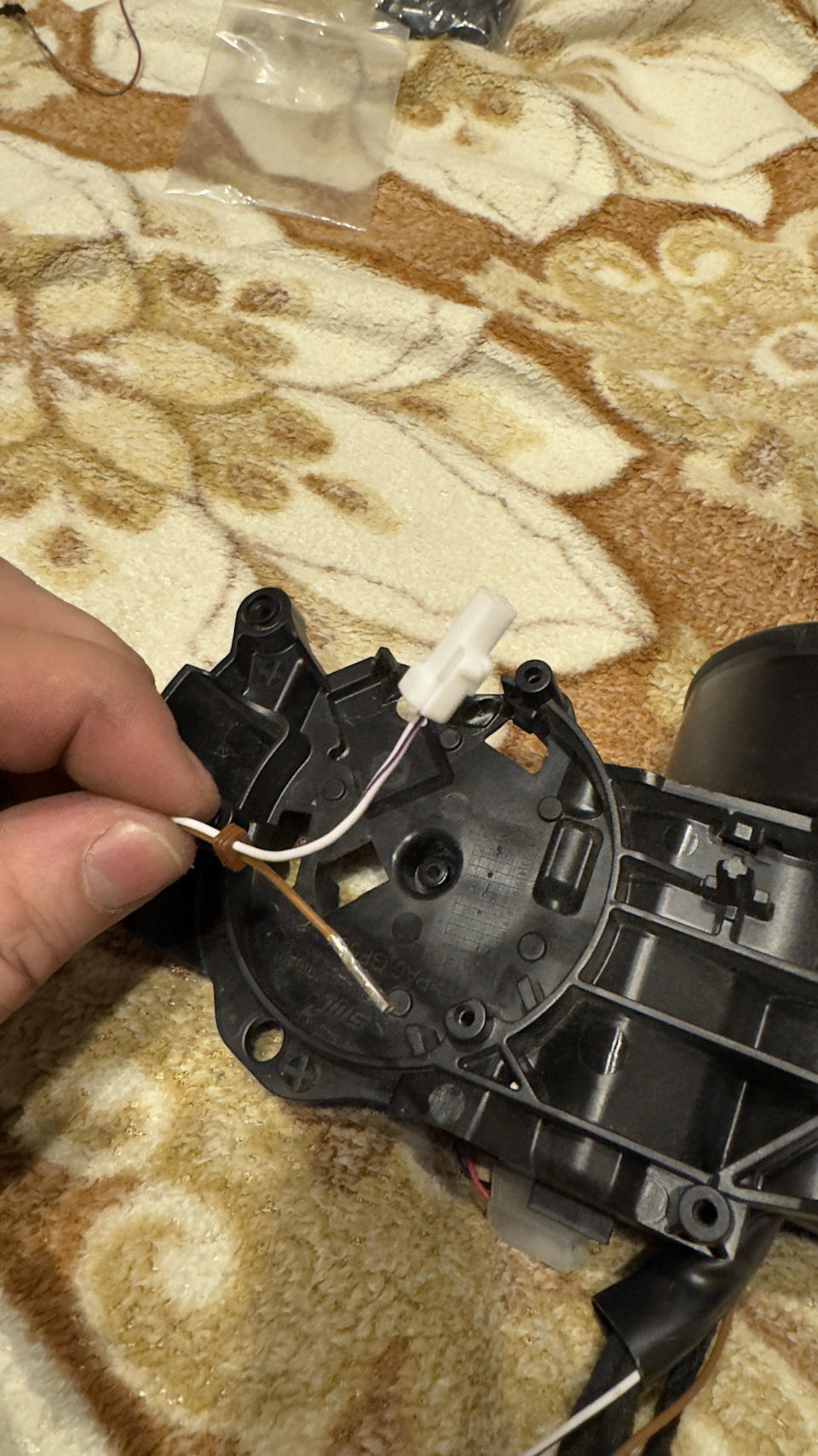 9804160380 1876476 2264810 DS7Q-8A586-AA DS7Q-8A586-A Thermostat Housing  for Peugeot 508 5008 Ford| Alibaba.com