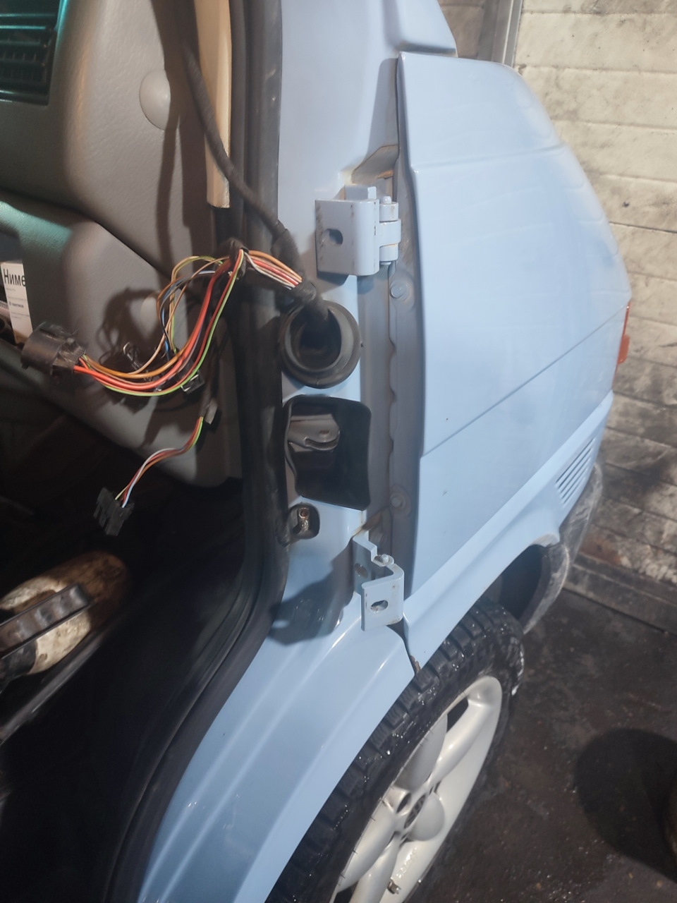 Пыльник ограничителя двери. — Volkswagen Transporter T4, 2,5 л, 2003 ...