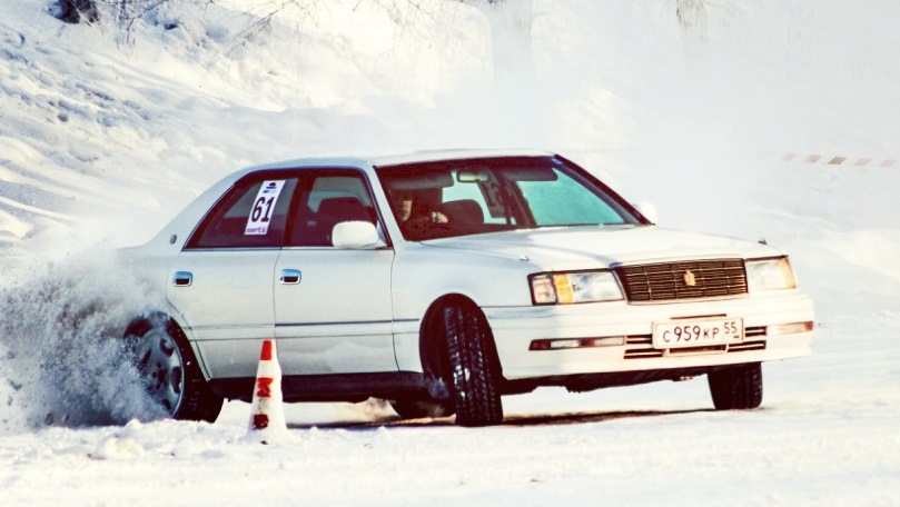 замена подшипника в натяжном ролике приводного ремня — Toyota Crown ...