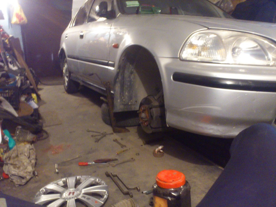 Поменял пыльник рулевой рейки. — Honda Civic (6G), 1,5 л, 1998 года ...