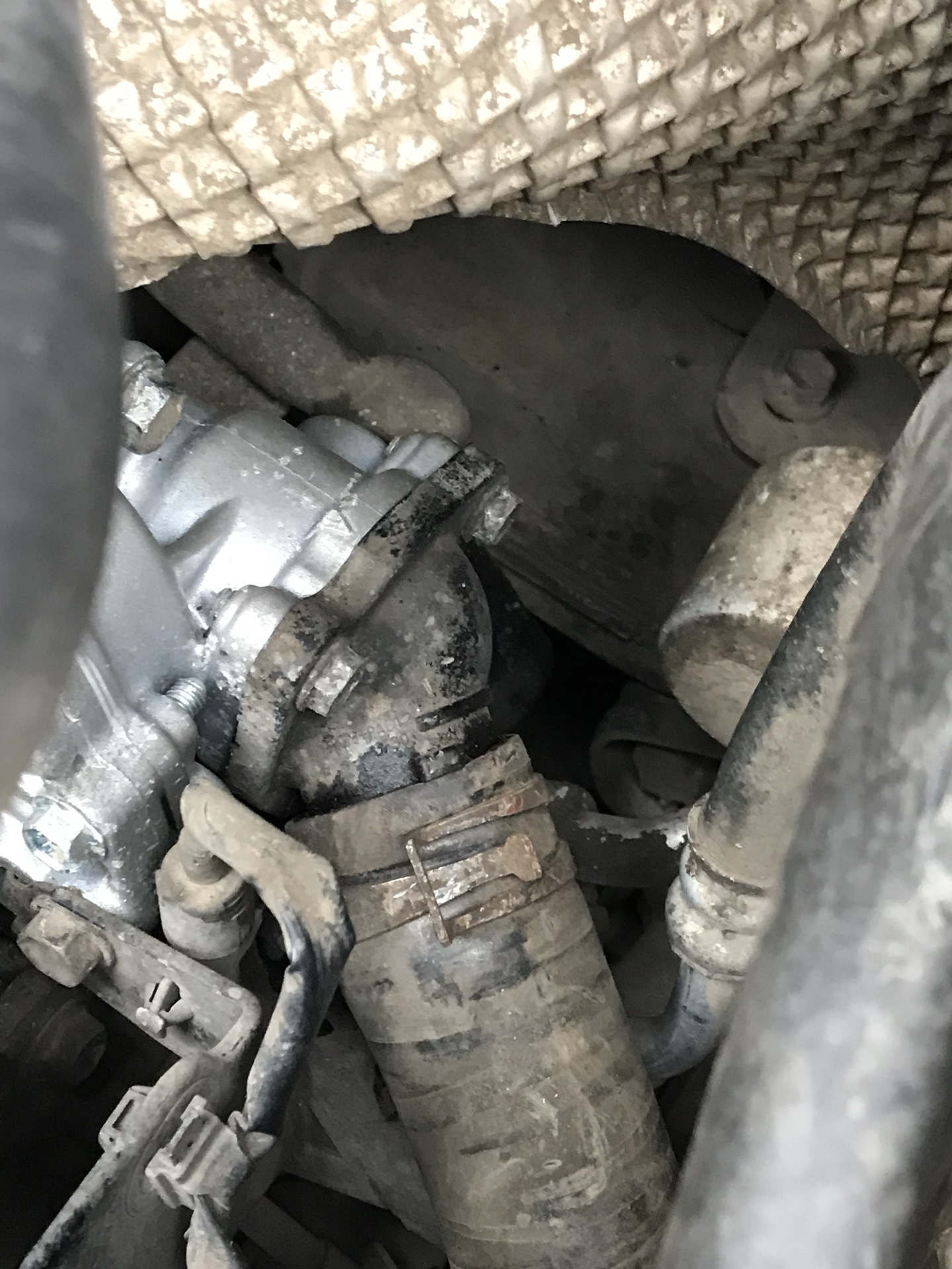 Сузуки гранд витара ушел антифриз. 4 датчик включения вентилятора охлаждения. Расширительный бачок suzuki sx4. Сузуки гранд витара ушел антифриз. Ушел антифриз гранд витара.