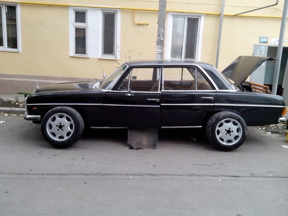 r18-vs-r16-mercedes-benz-w115-1976-drive2
