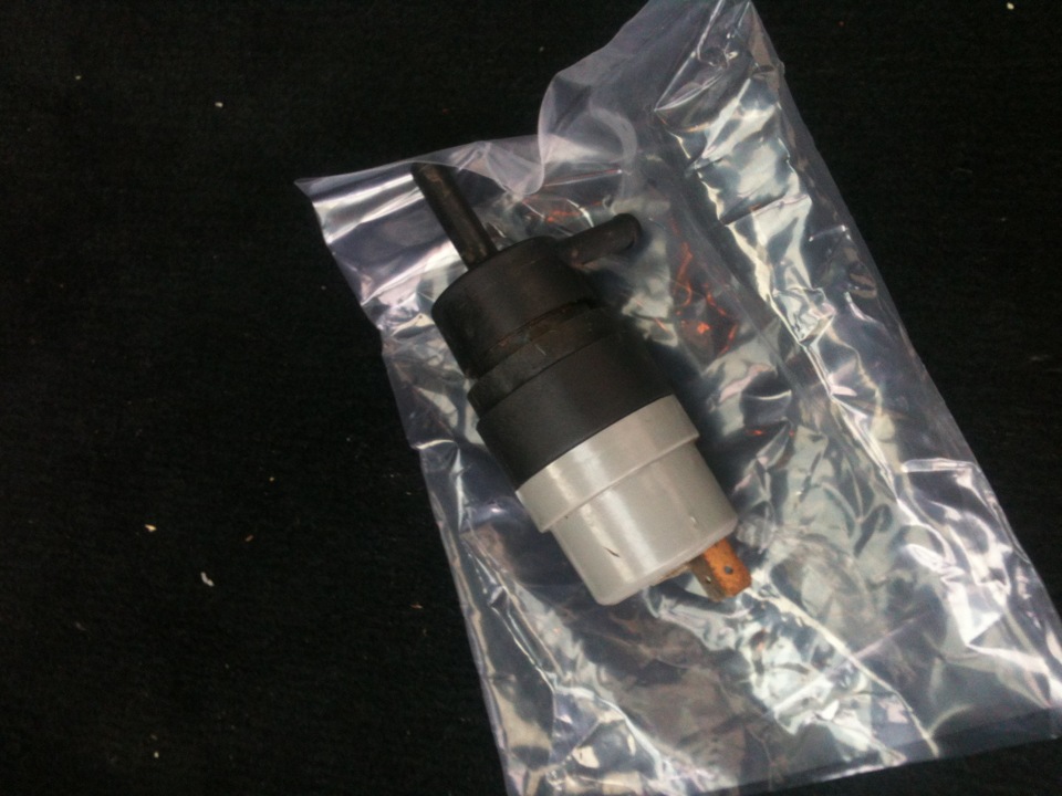 чисто-начисто или замена мотора стеклоомывателя — Audi 80 (B4), 2 л ...