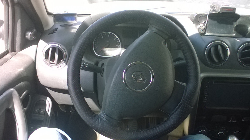оплетка на руль — Renault Duster (1G), 2 л, 2013 года | аксессуары | DRIVE2