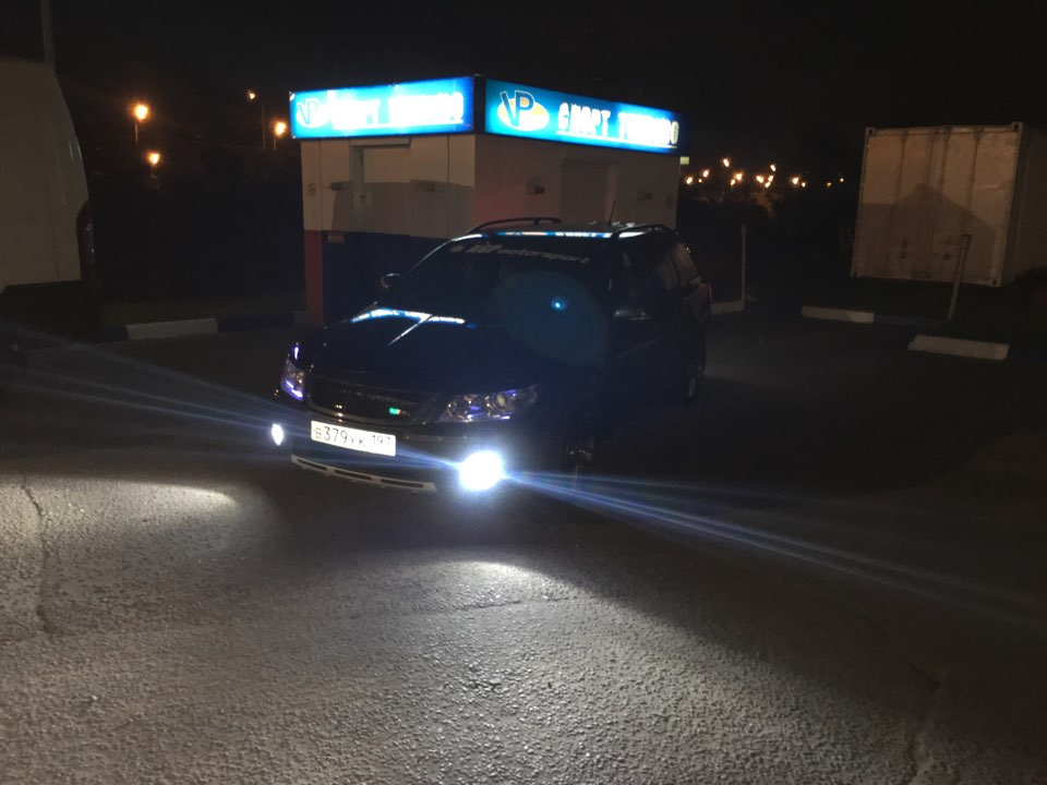 Несколько фото как светят led лампы в ПТФ — Skoda Octavia Scout A5 Mk2 ...