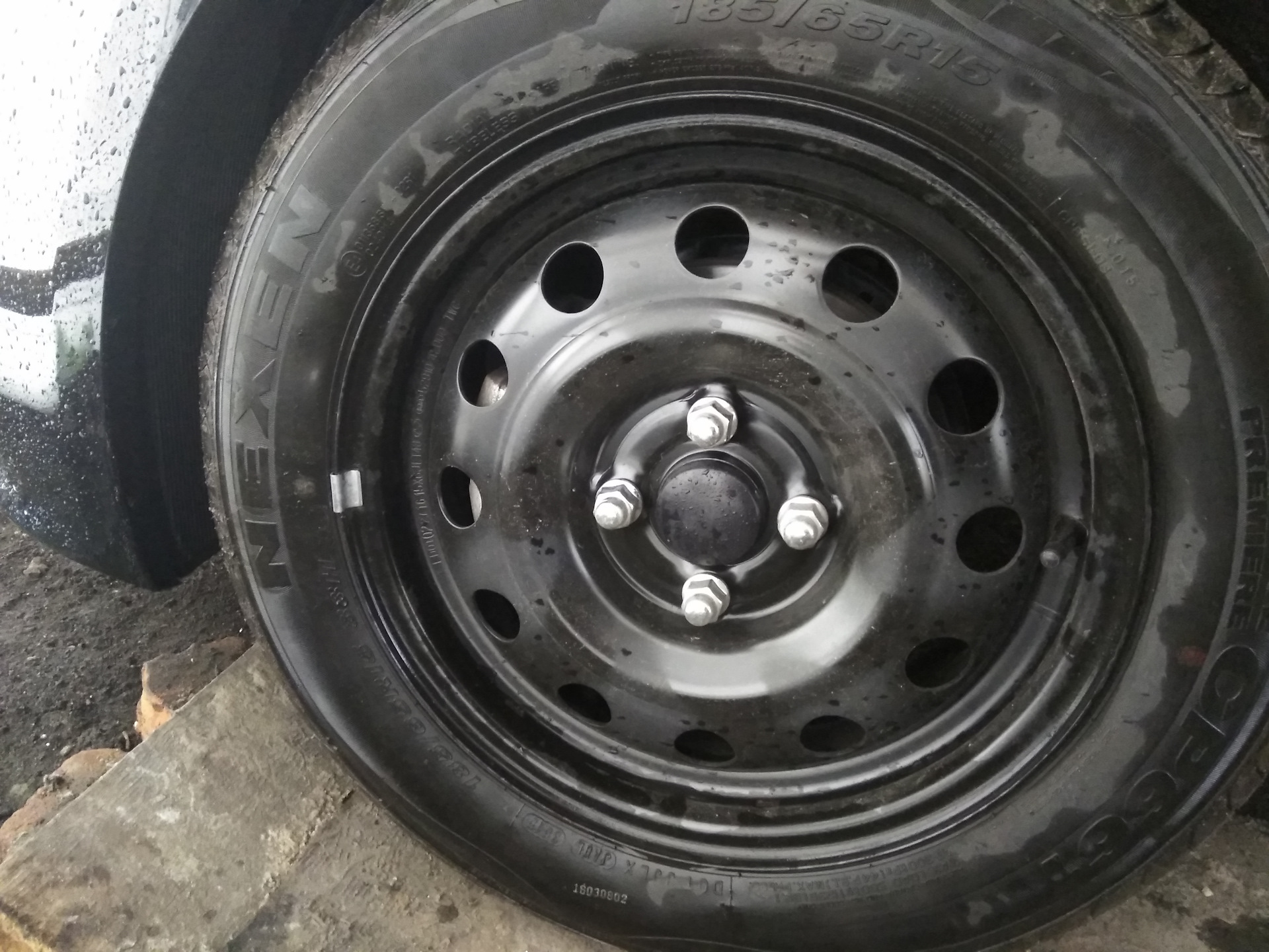 Заглушка ступицы колеса штампованные диски r16 Ford фокус