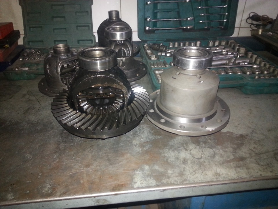 Дифференциал блокировки мкпп w5m332. Самоблокирующийся дифференциал на ниву. (самоблок) форд транзит. Самоблокирующийся дифференциал на ниву 21214. Блокировка дифференциала на ваз 2109.